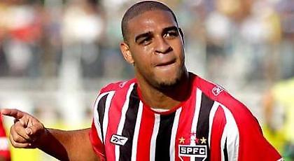 Υπογράφει στη Φλαμένγκο ο Αντριάνο