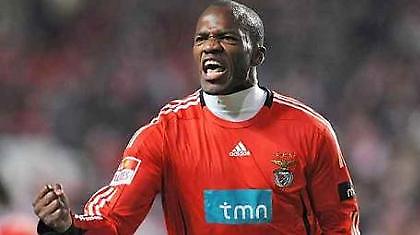 Γιατί δεν πάει να πάρει τον Σουάζο;