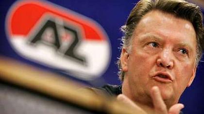 Μπάγερν και Σάντερλαντ «σφάζονται» για Φαν Γκάαλ