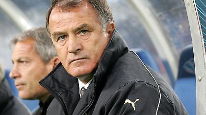 «Το «μένω» του Μπάγεβιτς και το χάος τριγύρω του»