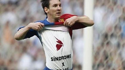 Τι σήμαινε το μπλουζάκι του Μέσι;