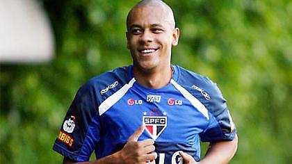 Η Μίλαν δυναμώνει την άμυνα της