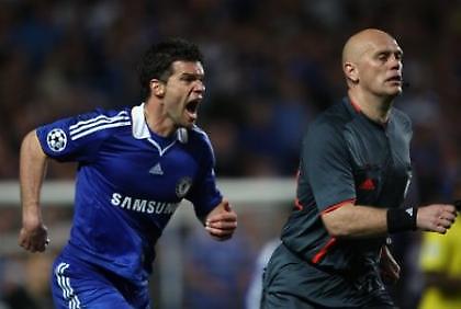 Περιμένει τις εκθέσεις η UEFA