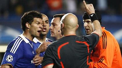 Απειλές για τη ζωή του διαιτητή στο Τσέλσι-Μπαρτσελόνα!