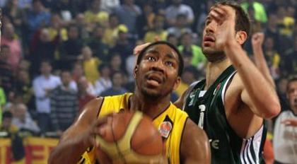 Παίρνει σκούπα…