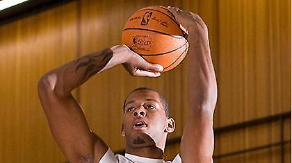 Α1: Μιλά με Τάιλερ και βλέπει Ολυμπιακό