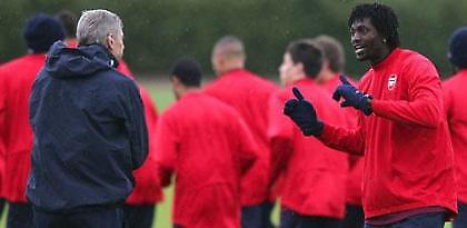 Παραμένει στο Λονδίνο...αλλάζει φανέλα