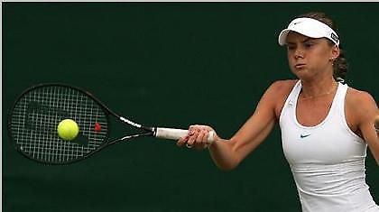 «Νοκ άουτ» η Χαντούτσοβα