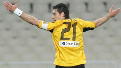 Η μπάλα στα πόδια του «Κατσούρ»…