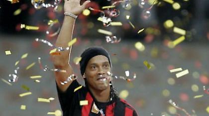 «Ο Ροναλντίνιο πρέπει να αλλάξει ομάδα»!