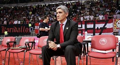 Συνεχίζει με Γιαννάκη