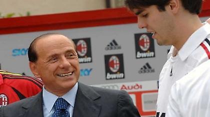 Μπερλουσκόνι: «Παρακάλεσα τον Κακά να μείνει»