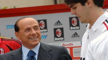 Μπερλουσκόνι: «Παρακάλεσα τον Κακά να μείνει»