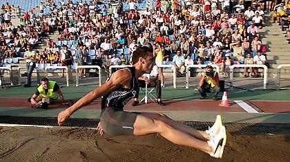 Άλμα Βερολίνου από Πέρρα, «σούπερ» επίδοση από Τσάτουμα