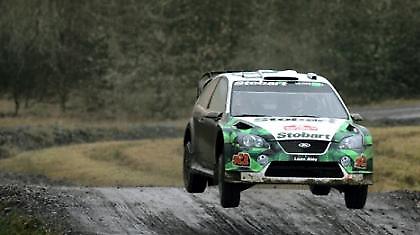 Προηγείται ο Λάτβαλα