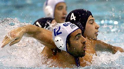 Με το αριστερό οι άνδρες στο πόλο