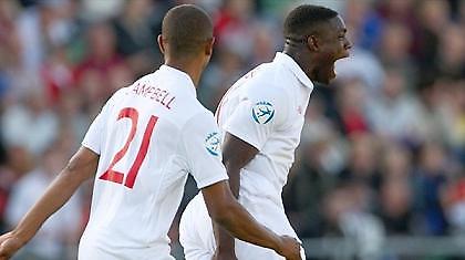 Με το «δεξί» η Αγγλία