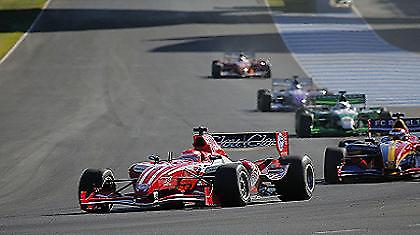 Ζεσταίνει κινητήρες η Superleague Formula…