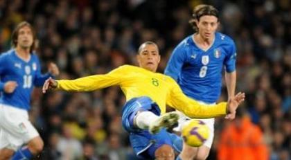 Ζιλμπέρτο Σίλβα: «Όλο και καλύτεροι...»