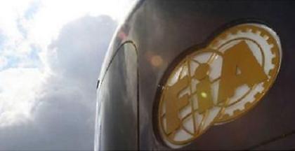 Αποτρέπεται το σχίσμα, φεύγει ο Μόσλεϊ