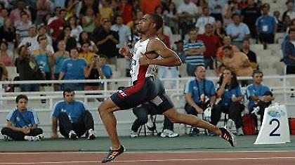 Τον πήρε και τον… φύσηξε!