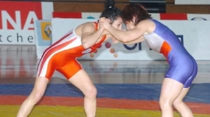 Εκτός βάθρου Ψαθά-Πουμπουρίδου