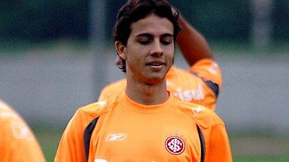 Αυτός ο κυνηγός θα γκρεμίσει το Καραϊσκάκη! (video)