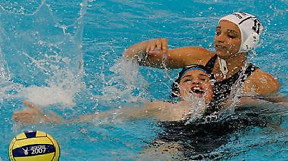 «Παγκόσμια» ενίσχυση στο γυναικείο πόλο του Ολυμπιακού