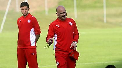 Δύο απουσίες