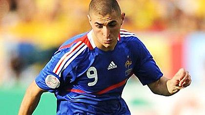 Μπενζεμά : «Όνειρό μου να φορέσω τη φανέλα της Ρεάλ»