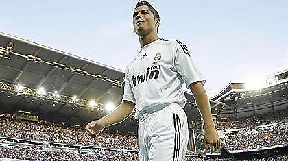 Πανζουρλισμός στην παρουσίαση του Ρονάλντο (video)