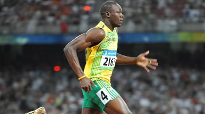 «Αστραπή» στη βροχή ο Μπολτ!