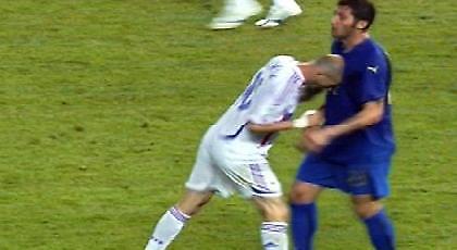 H κουτουλιά που… δίχασε! (video)