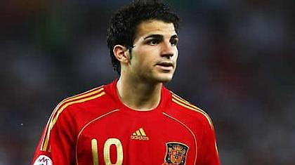 Δίνει Χλεμπ και Γκούντγιονσεν για Φάμπρεγκας