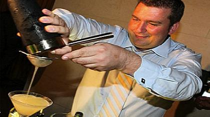 Καλύτερος Έλληνας ... πίσω από τη μπάρα!