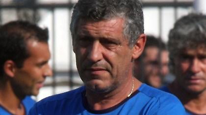 Σάντος: «Δεν μπορούμε να παίξουμε 4-4-2»