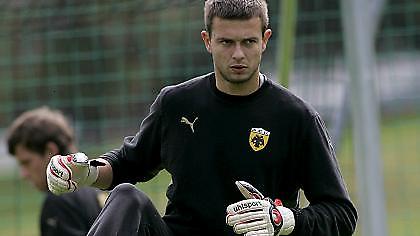 Λούκατς: «Καλύτερη επιλογή για το μέλλον μου η ΑΕΚ»