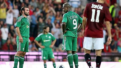 Με την πλάτη στον τοίχο…