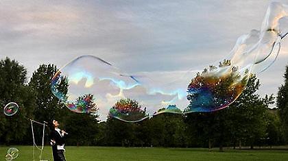 Η σαπουνόφουσκα-ουράνιο τόξο στο ρεκόρ Γκίνες!