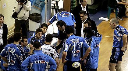 Πρώτη με απουσίες