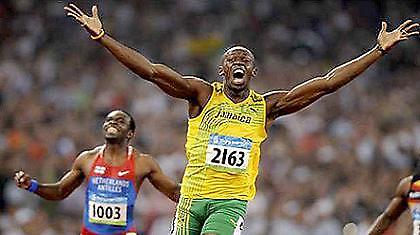 Άνετα τα φαβορί...