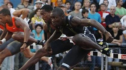 Με διαφορά στήθους…