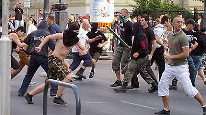 «Χούλιγκαν» και μαχαιριές στο «Carling Cup»!