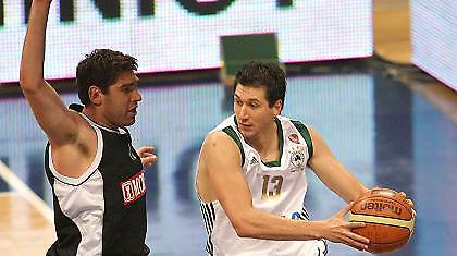 Τσιάκος: «Όσο πιο ψηλά γίνεται»