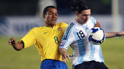 Ζιλμπέρτο: «Θα δούμε ποιος είναι καλύτερος στο γήπεδο»