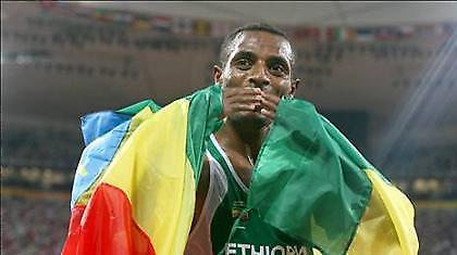 Θέλει… τριπλό παγκόσμιο ρεκόρ ο Μπεκέλε!