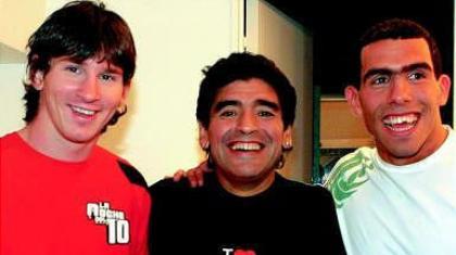 Με Μέσι και Τέβες στην επίθεση