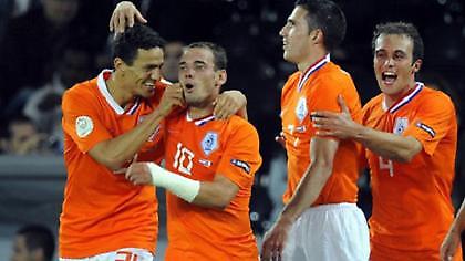 Άνετη τριάρα από τους «οράνιε»!