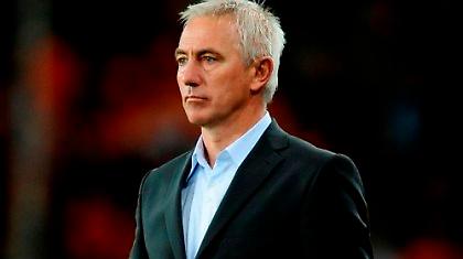 Κλωτσιές οι «οράνιε», «συγγνώμη» ο κόουτς!