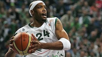 Έφτασε ο πρώτος για το Περιστέρι